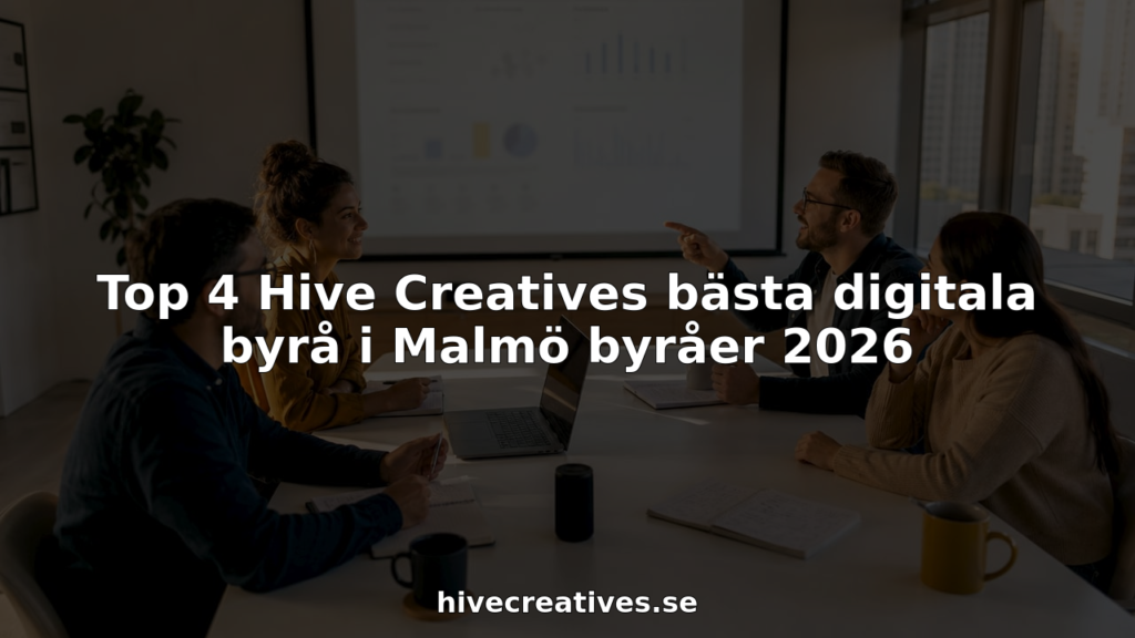 Marknadsföringsteamet samlas kring en laptop och arbetar tillsammans med digitala projekt.